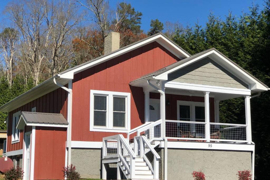 The Farmhouse At Wolfehaven Asheville Buitenkant foto