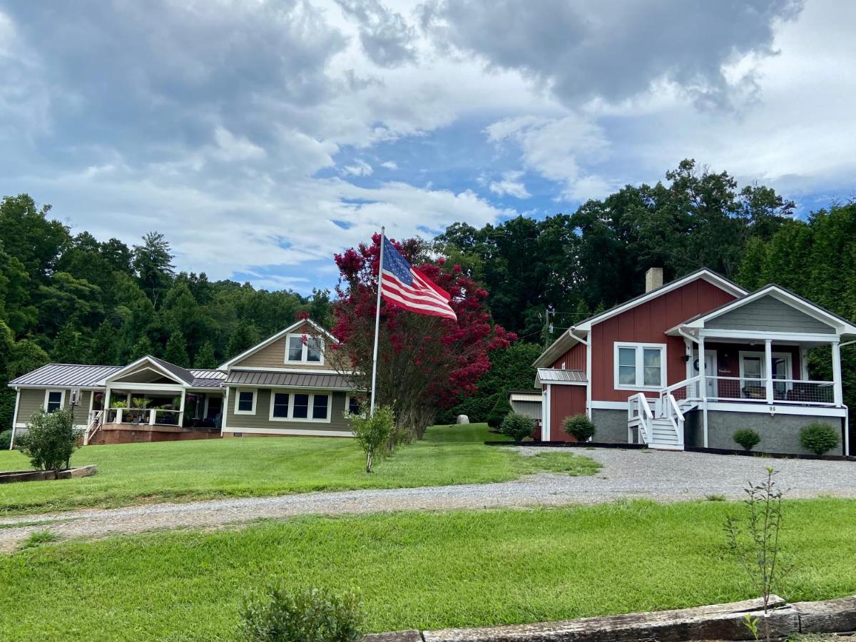 The Farmhouse At Wolfehaven Asheville Buitenkant foto
